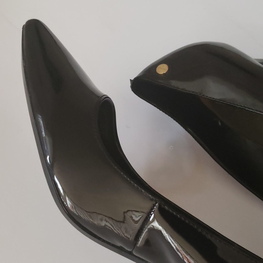 Shoes - Picture 6 of 8